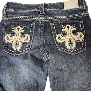 Maurices premium boot leg Women's Size 5/6 Dark Wash Jeans Embroidered Pockets